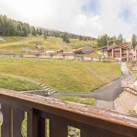 Apartment Confortable Et Renove Au Coeur De La Station Avec Balcon A Montchavin - Fr-1-181-2524